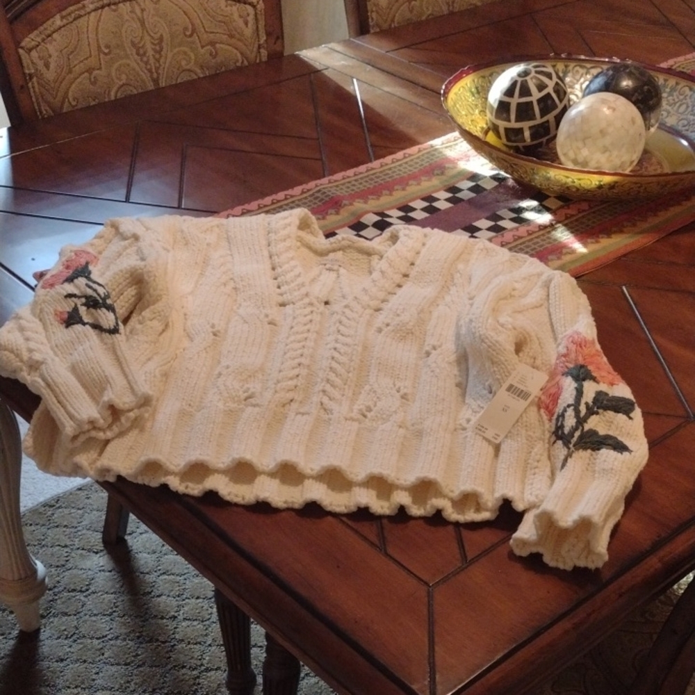 Anthropologie Women's Cream Cable Knit Cropped Sweater with Floral Accents